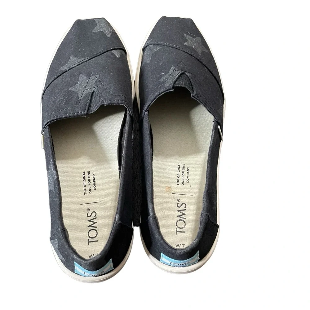 TOMS Shoes Size 7 women